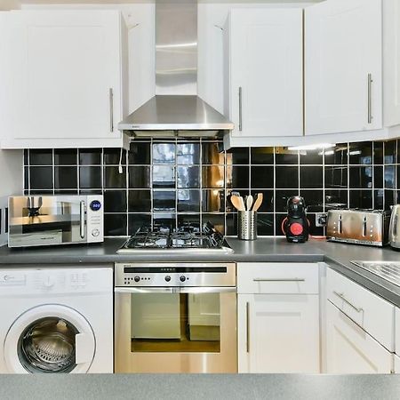 Knightsbridge Stylish Two Bedroom Apartment Лондон Экстерьер фото
