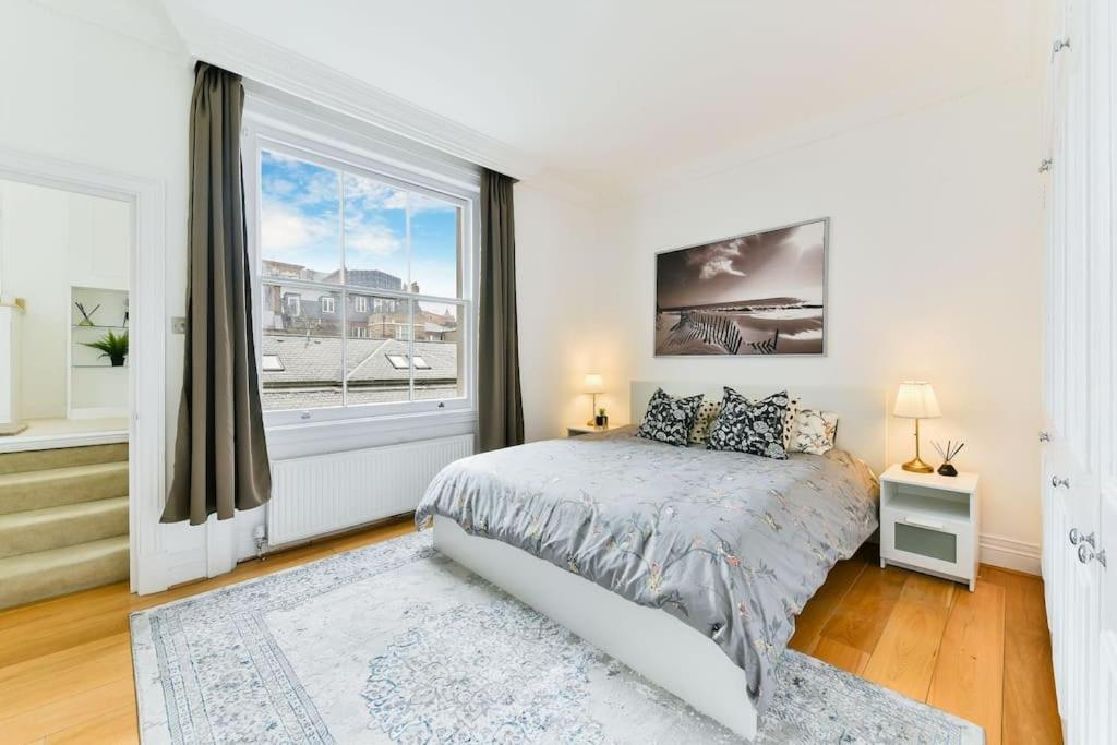 Knightsbridge Stylish Two Bedroom Apartment Лондон Экстерьер фото
