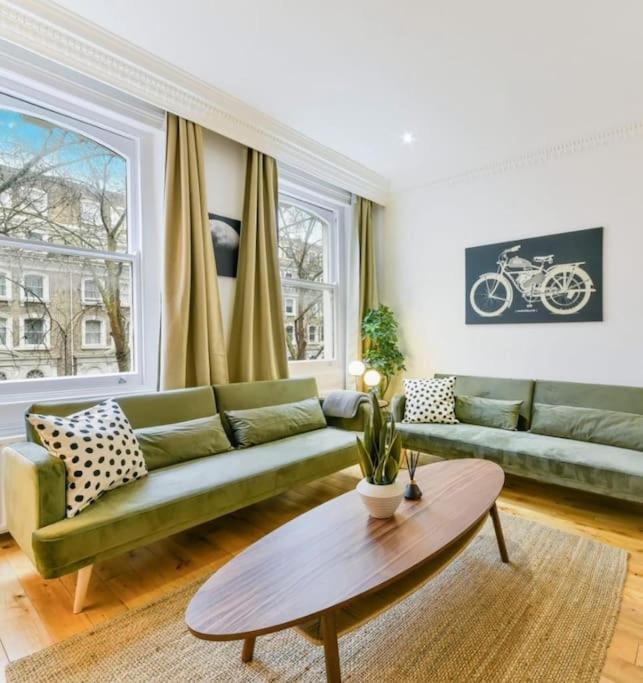 Knightsbridge Stylish Two Bedroom Apartment Лондон Экстерьер фото