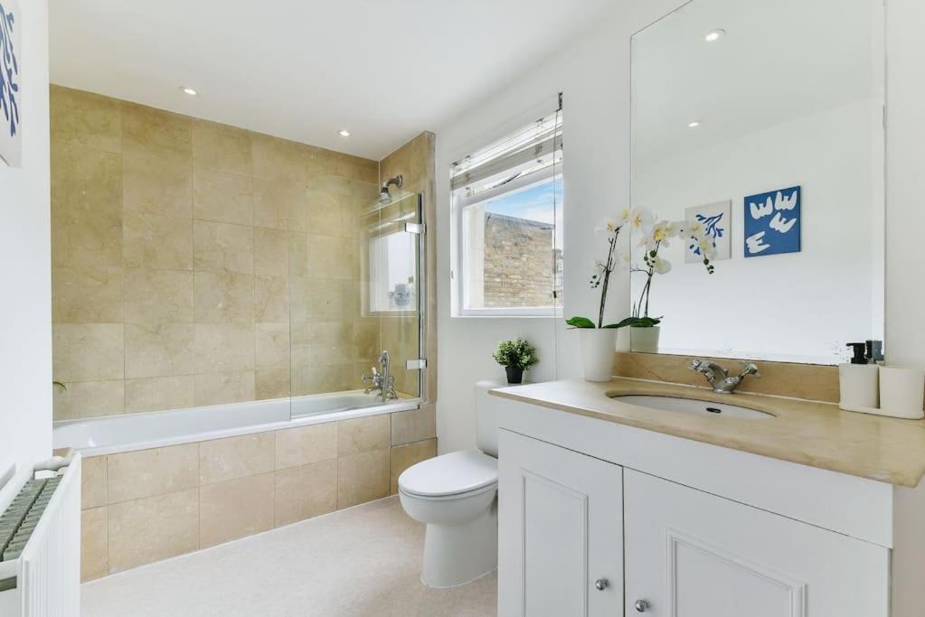 Knightsbridge Stylish Two Bedroom Apartment Лондон Экстерьер фото